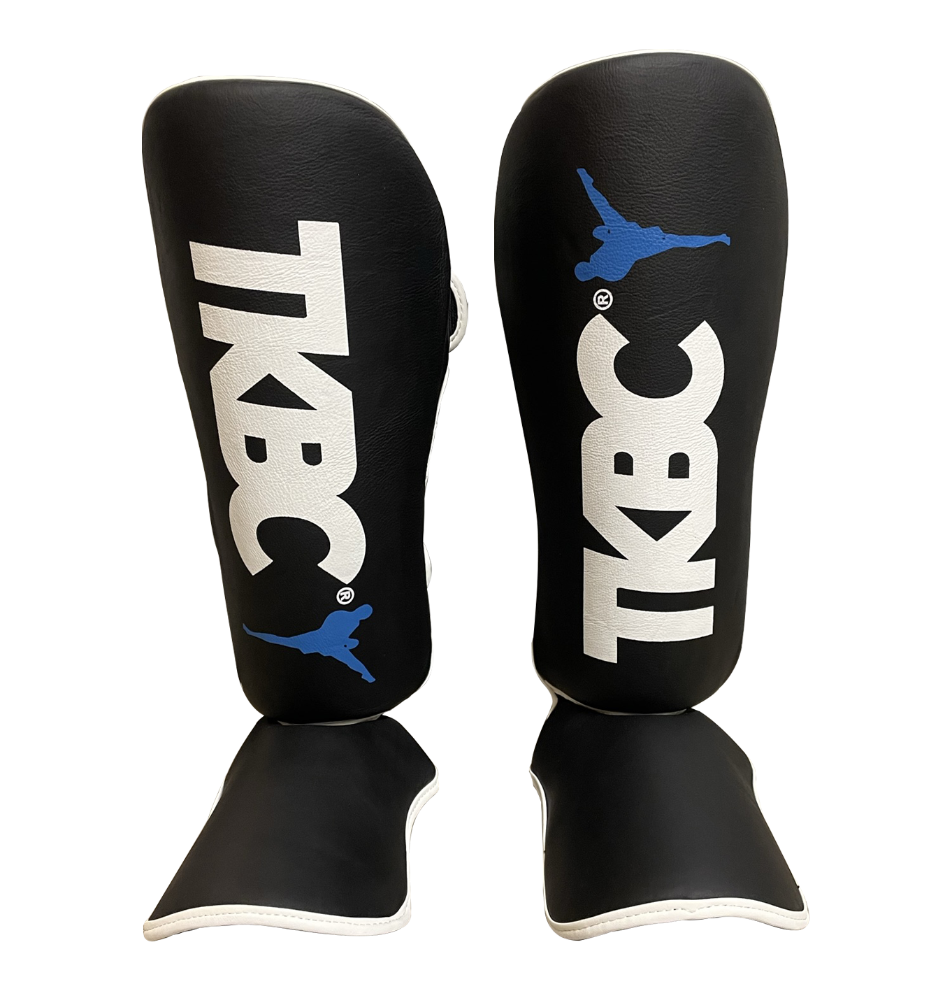 TKBC Schienbeinschoner Logo weiss